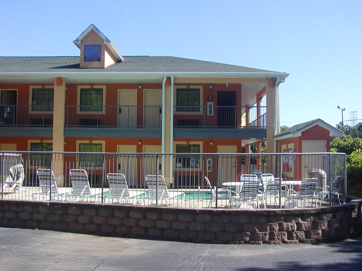 Days Inn By Wyndham Marietta White Water Exterior foto