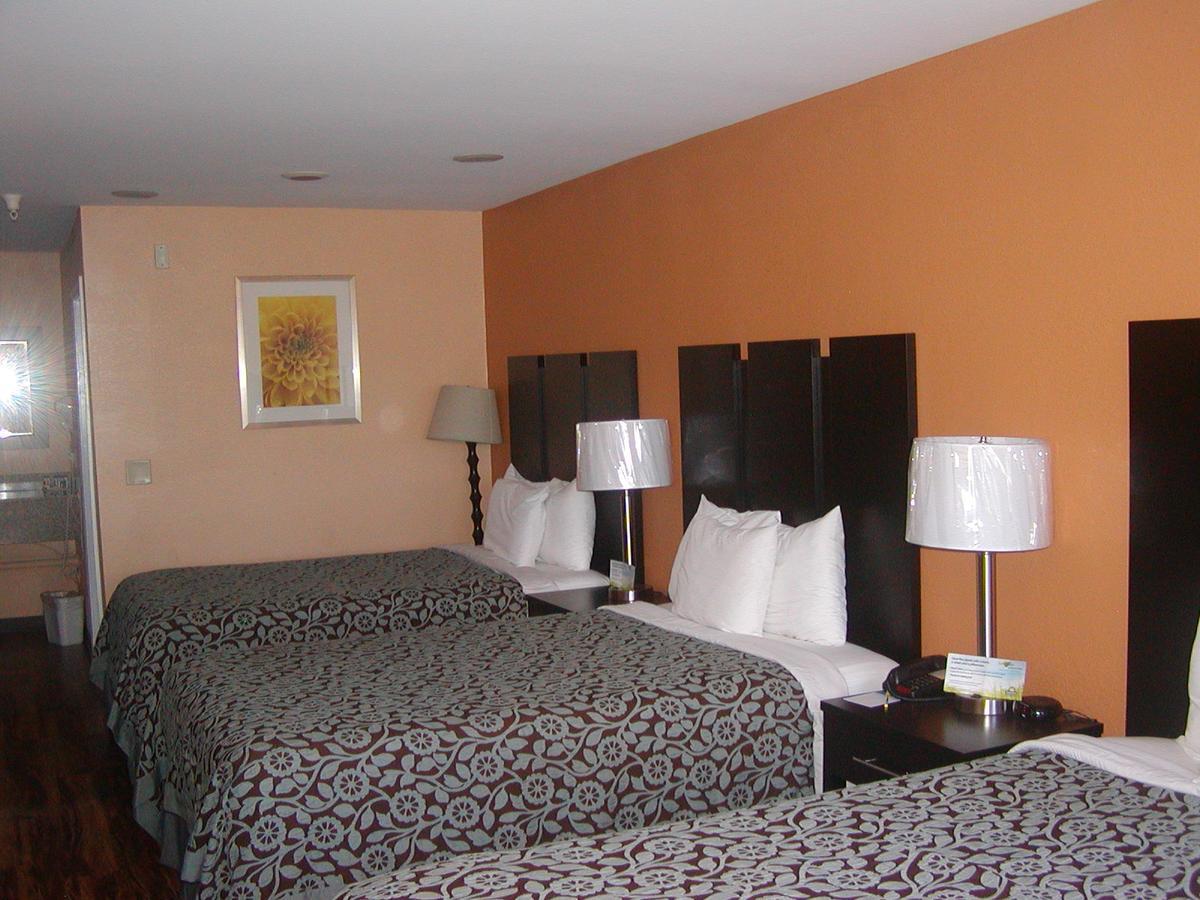 Days Inn By Wyndham Marietta White Water Exterior foto